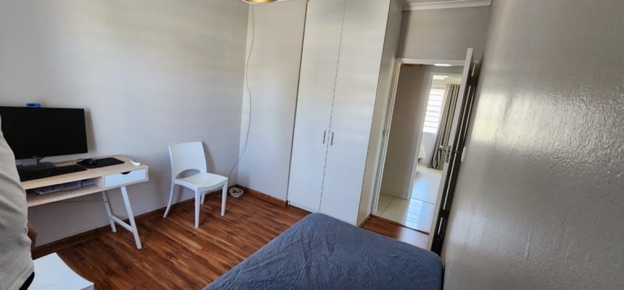 To Let 3 Bedroom Property for Rent in Uitzicht Western Cape